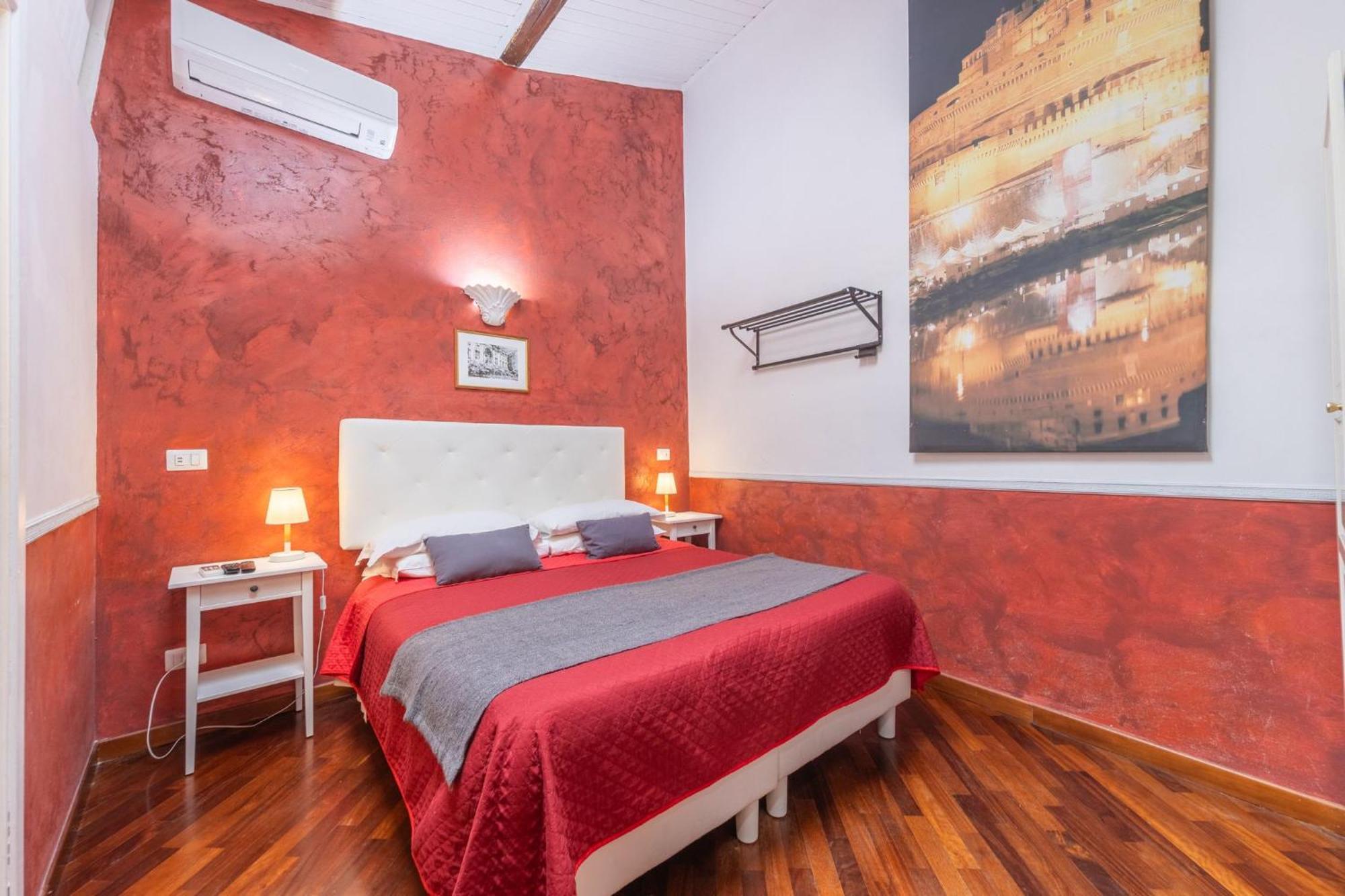 Room In Bb - Skylight Double Room In History House Рим Екстер'єр фото